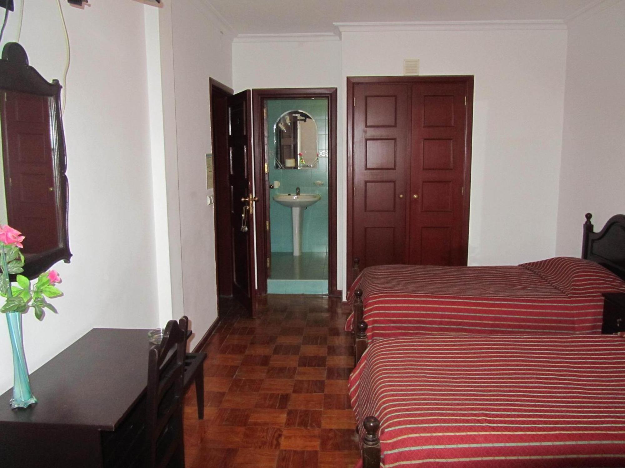 Hotel Residencia Filipe à Guarda Chambre photo
