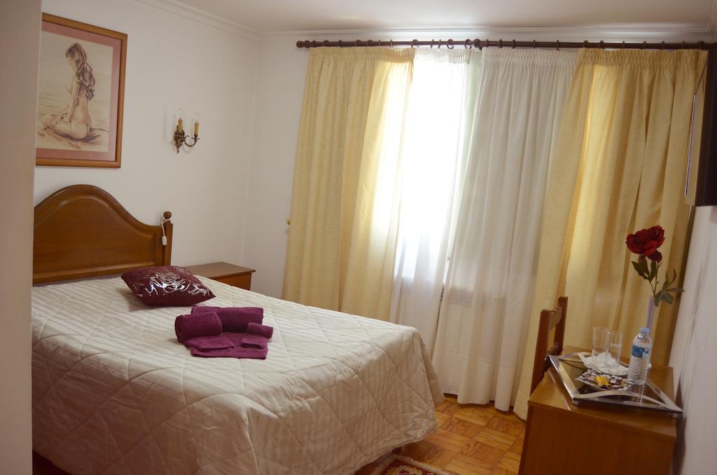 Hotel Residencia Filipe à Guarda Chambre photo